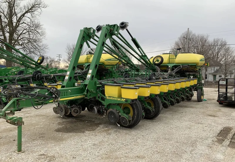 2010 John Deere 1770NT CCS (2) — listing photo 1
