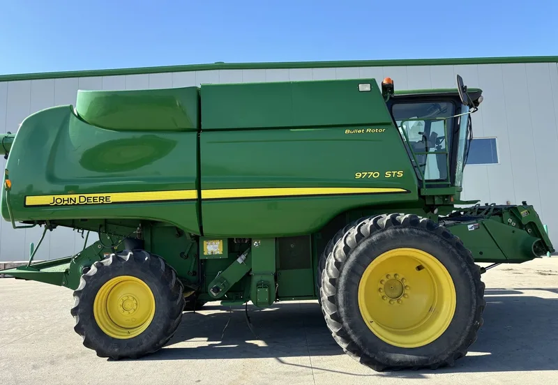 2011 John Deere 9770 STS (1) — listing photo 6