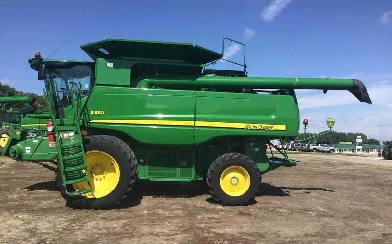 2013 John Deere S550 — listing photo 4