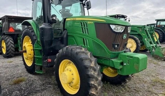 2017 John Deere 6215R — фото оголошення 1