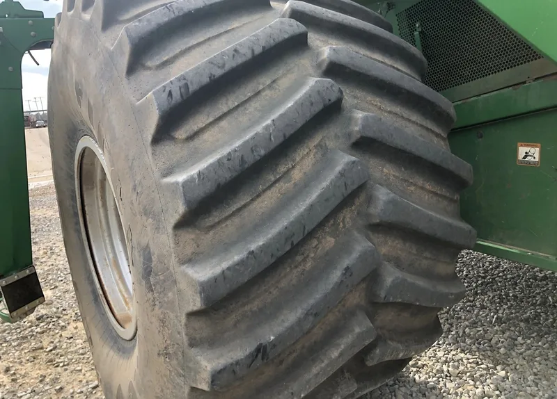 2012 John Deere S680 — listing photo 4