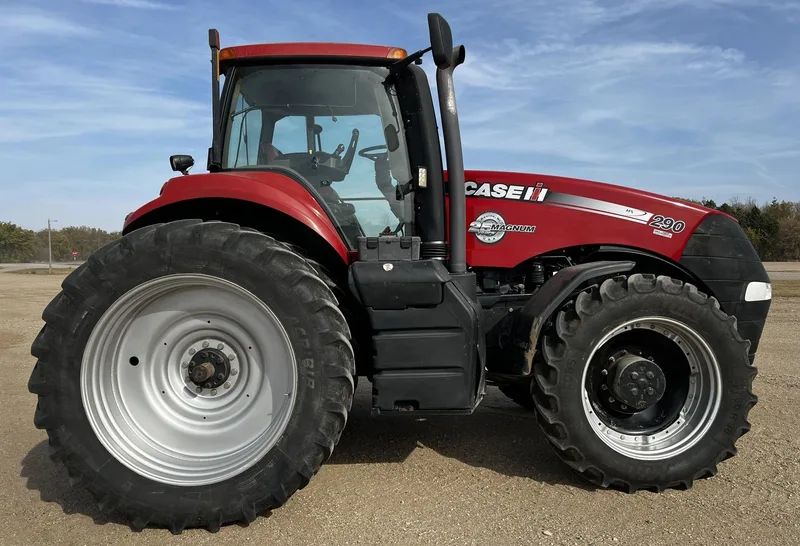 2011 Case IH Magnum 290 — listing photo 3