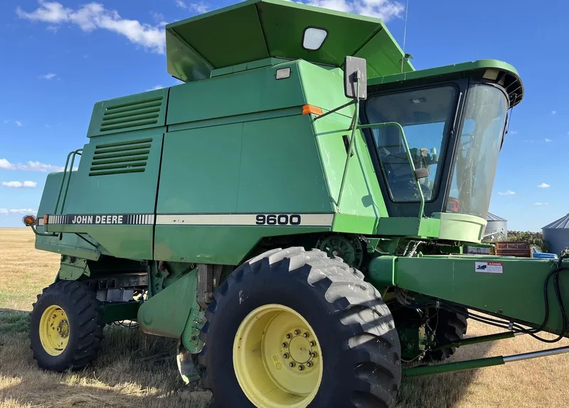 1993 John Deere 9600 — listing photo 9
