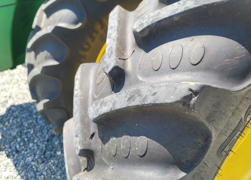 2013 John Deere 8310R — listing photo 8