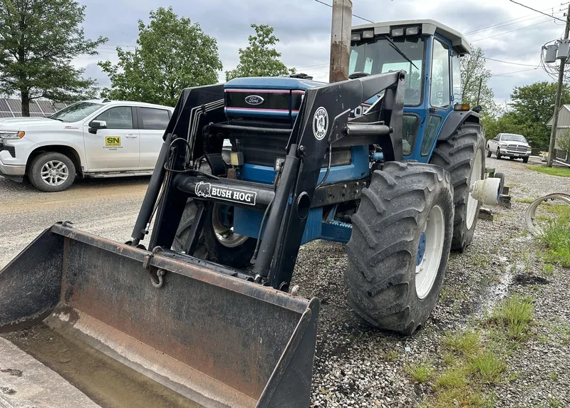 1991 Ford-New Holland 8830 — listing photo 2