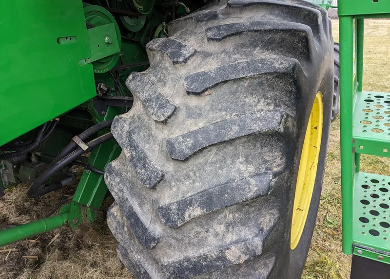 2001 John Deere 9550 — listing photo 9