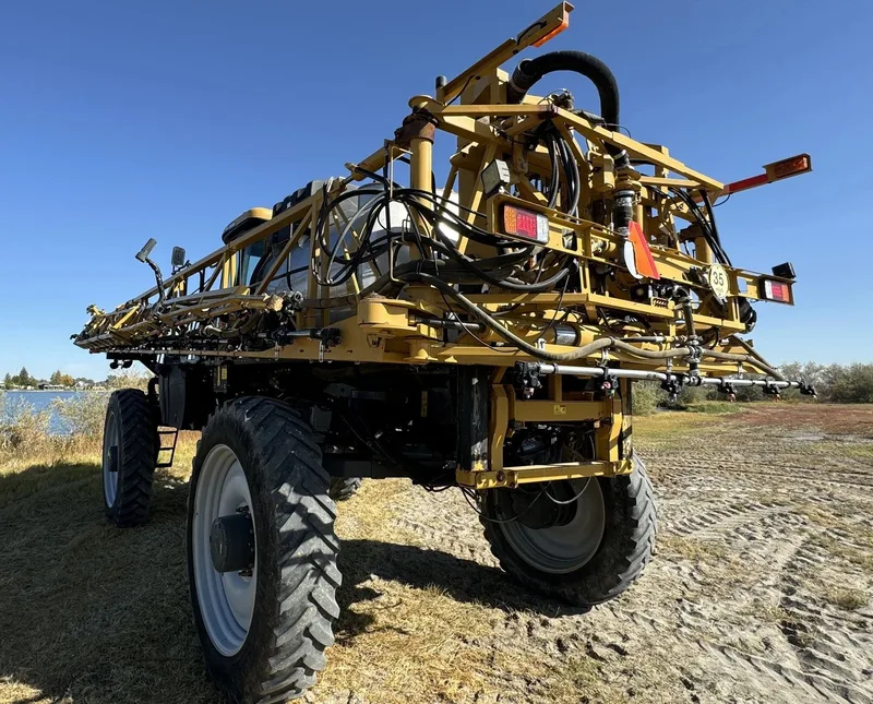 2015 RoGator RG1300B — listing photo 2