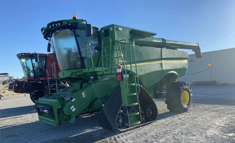 2015 John Deere S680 — listing photo 1