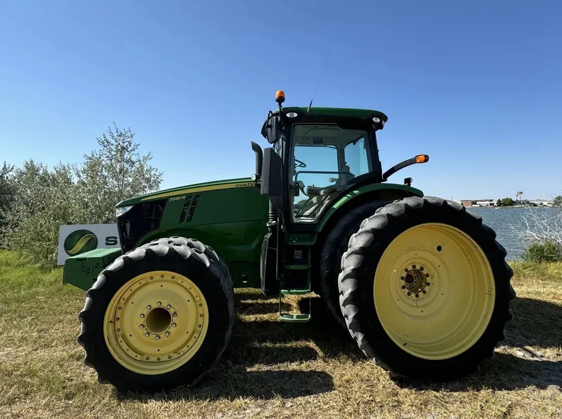 2012 John Deere 7230R (1) — listing photo 3