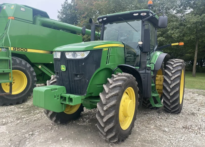 2011 John Deere 7230R — photo de l’annonce 1