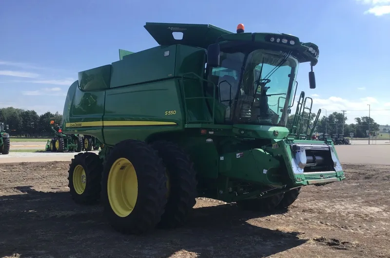 2013 John Deere S550 — listing photo 7