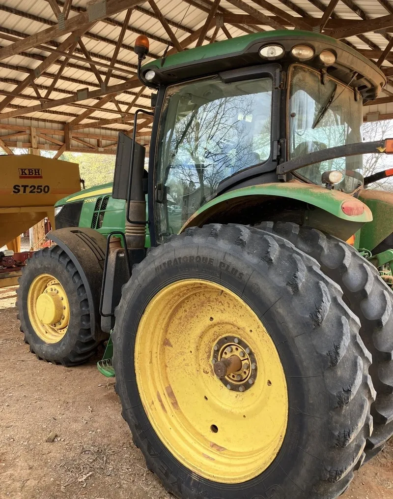 2012 John Deere 7230R — listing photo 5
