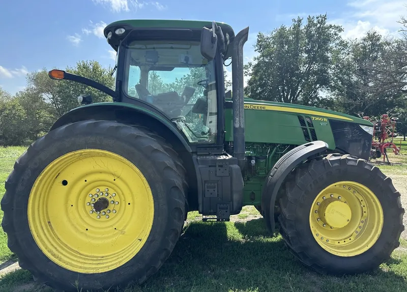 2011 John Deere 7260R — listing photo 4