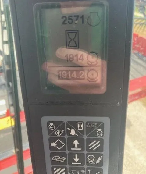 2011 Case IH 6088 — listing photo 2