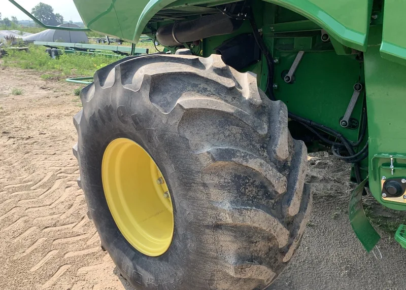 2013 John Deere S690 — listing photo 9