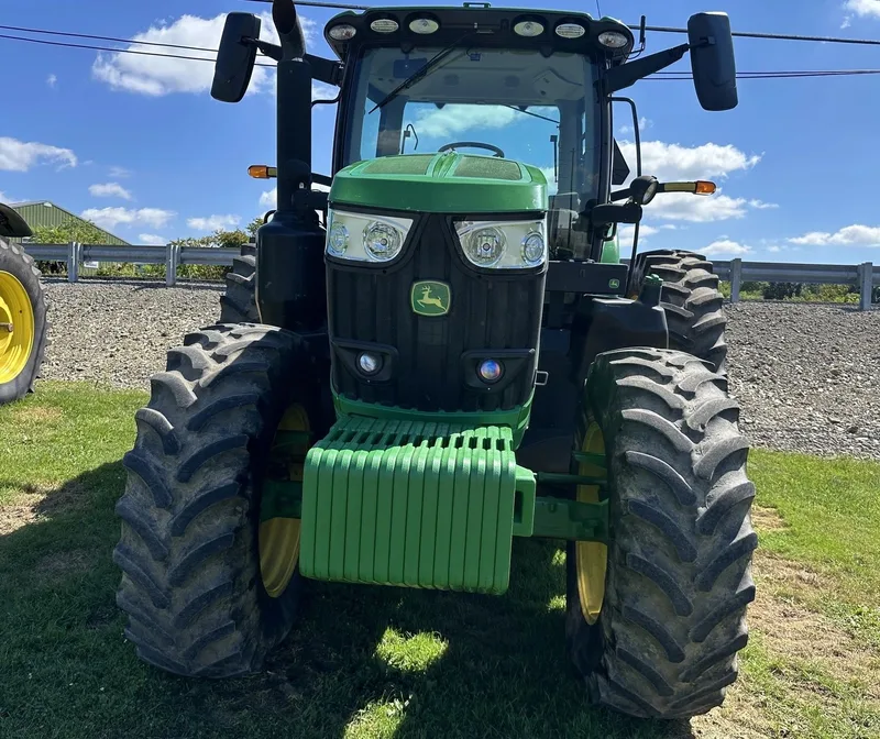 2015 John Deere 6215R (1) — listing photo 4