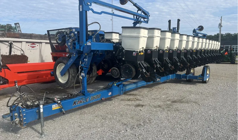 2014 Kinze 3600 — listing photo 1