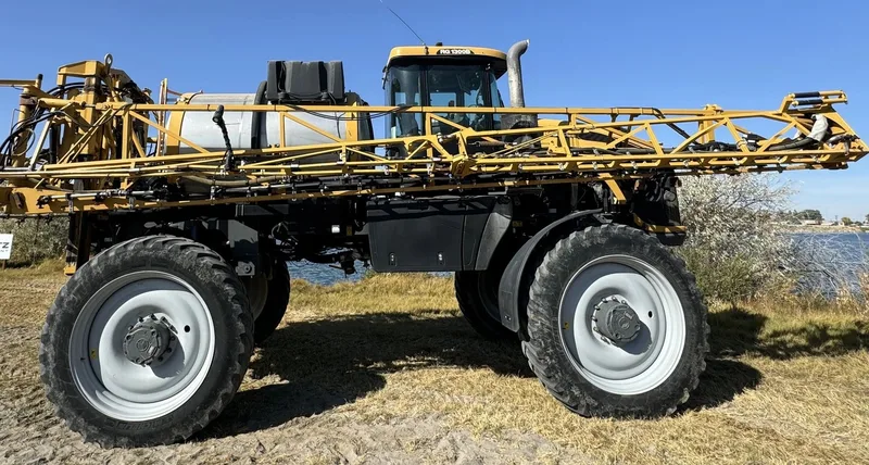 2015 RoGator RG1300B — listing photo 4