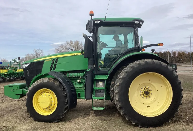 2013 John Deere 7215R — photo de l’annonce 6