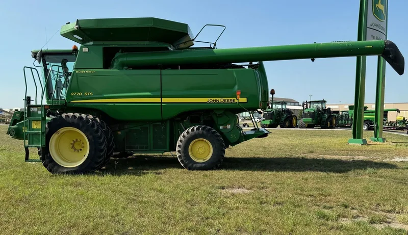 2010 John Deere 9770 STS — listing photo 7