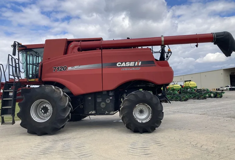 2010 Case IH 7120 — listing photo 4