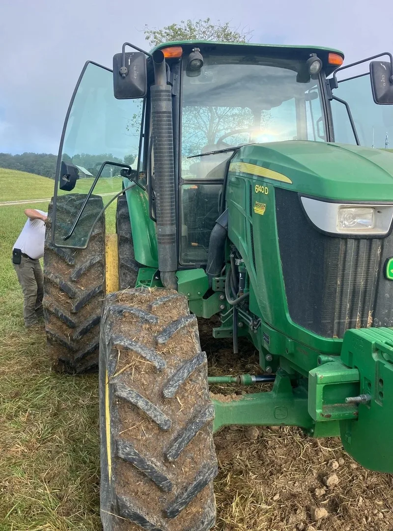 2014 John Deere 6140D — listing photo 2