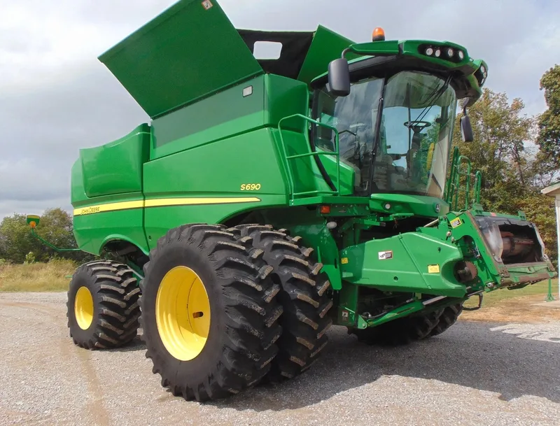 2012 John Deere S690 (1) — listing photo 9