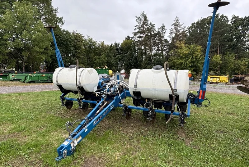 2014 Kinze 3000 — listing photo 1