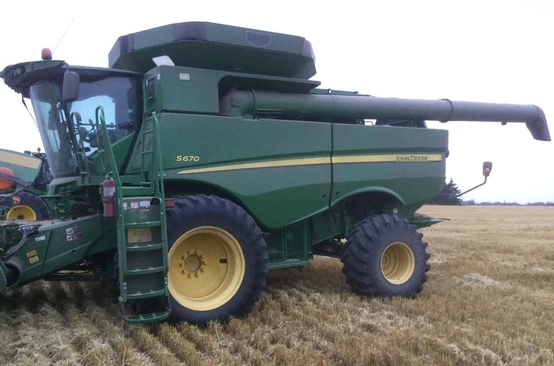 2012 John Deere S670 (2) — listing photo 1