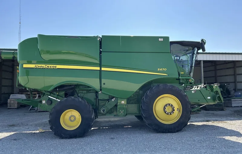 2013 John Deere S670 (2) — listing photo 1