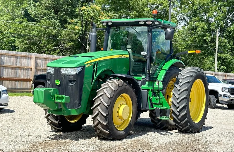 2013 John Deere 8260R — photo de l’annonce 1