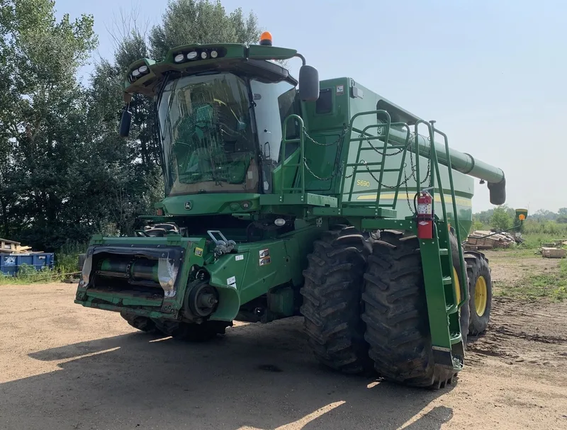 2013 John Deere S690 — listing photo 5