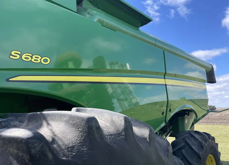 2014 John Deere S680 — listing photo 8