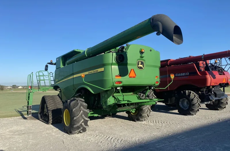 2015 John Deere S680 — listing photo 4