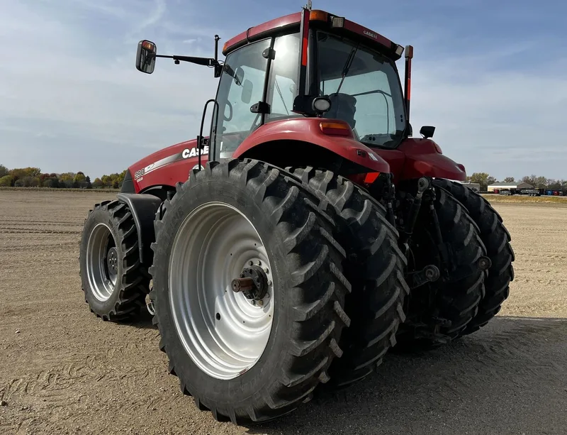 2011 Case IH Magnum 290 — listing photo 2
