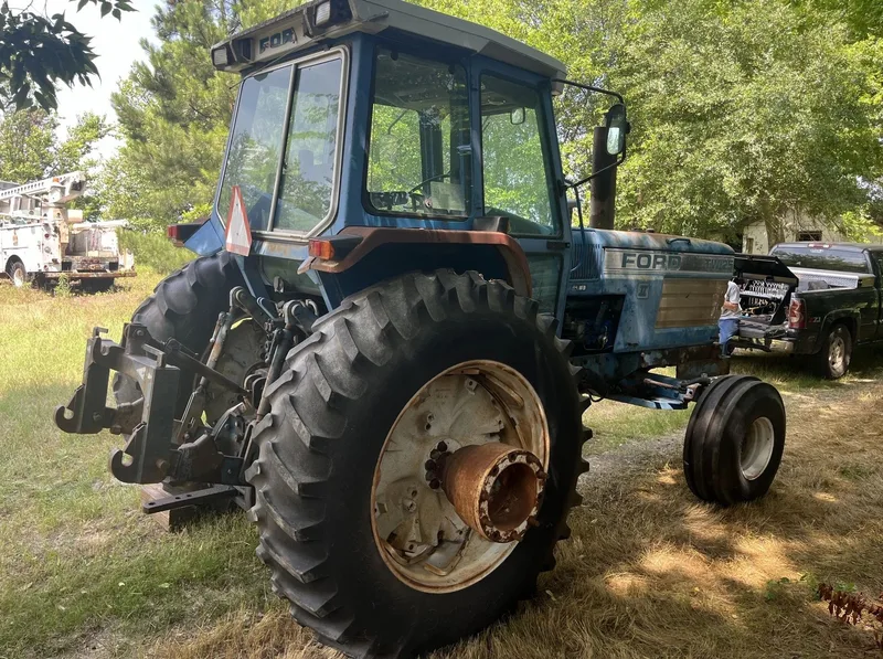 1988 Ford TW25 — listing photo 9
