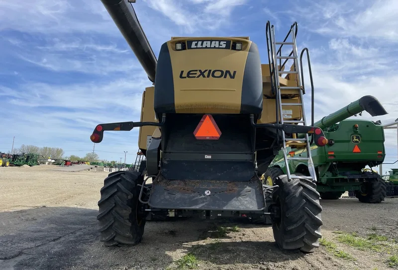 2010 Caterpillar LEXION 575R — photo de l’annonce 2