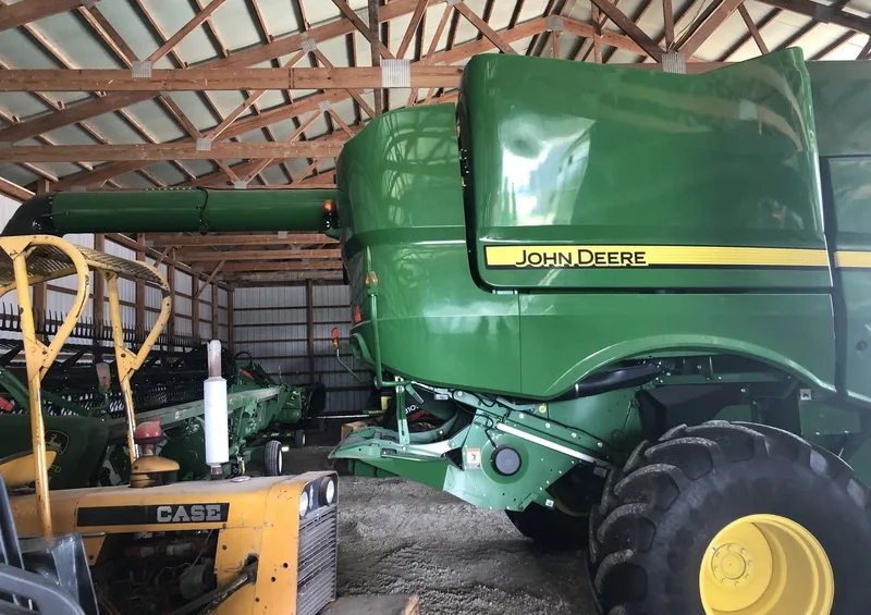 2017 John Deere S660 — listing photo 4